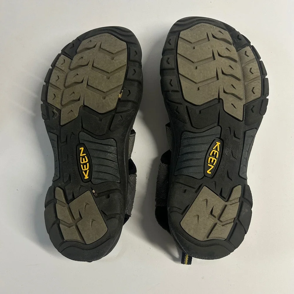 KEEN Newport H2 Waterproof Sandals Gray Black Mens Size 9 Hiking Outdoor Shoes